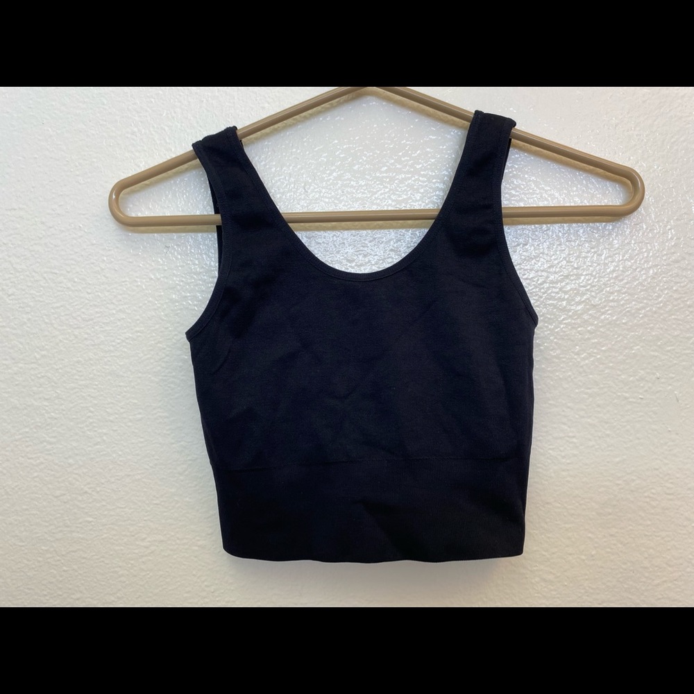 Black sports crop top bra